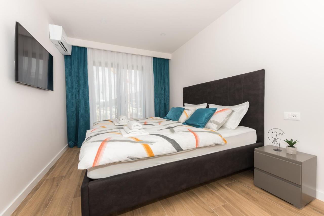 Luxury Adria Sea & City View Apartment Makarska Bagian luar foto