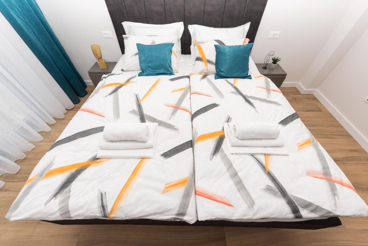 Luxury Adria Sea & City View Apartment Makarska Bagian luar foto